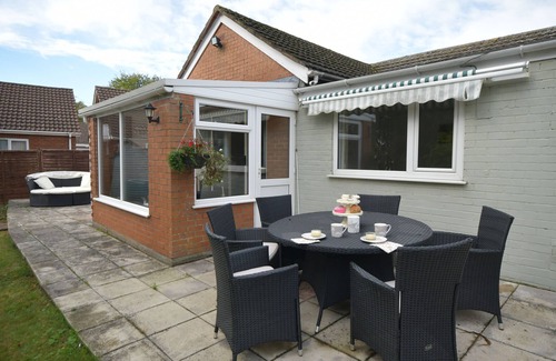 Woodhall Spa House | Hare Lodge - attractive bungalow, the historic inland resort of Woodhall Spa.