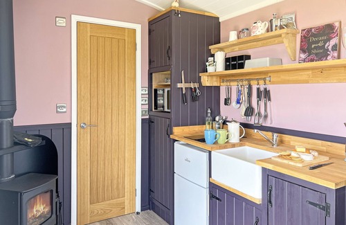 South Molton Apartment | Hares Hideaway Shepherd's Hut, North Molton