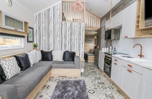 Llandrindod Wells House | Hares Rest
