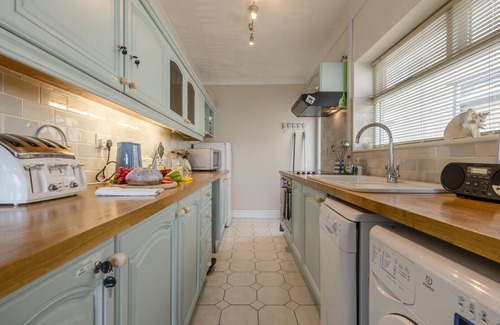 Bishopston House | Hareslade Cottage - Two Bedroom House, Sleeps 4