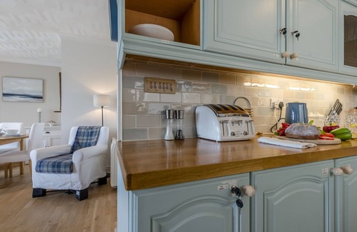 Bishopston House | Hareslade Cottage - Two Bedroom House, Sleeps 4