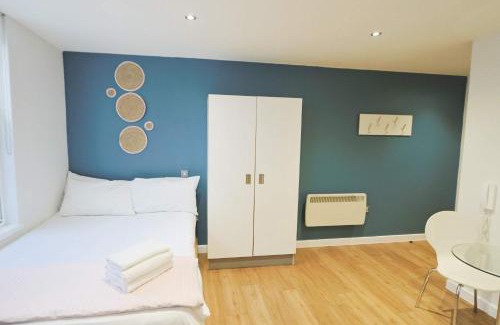 Bristol Floating Harbour Apartment | Harford House Studios 10 - Hopewell