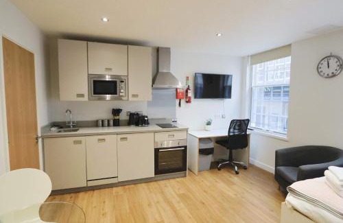 Bristol Floating Harbour Apartment | Harford House Studios 10 - Hopewell