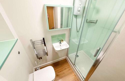 Bristol Floating Harbour Apartment | Harford House Studios 25 - Hopewell