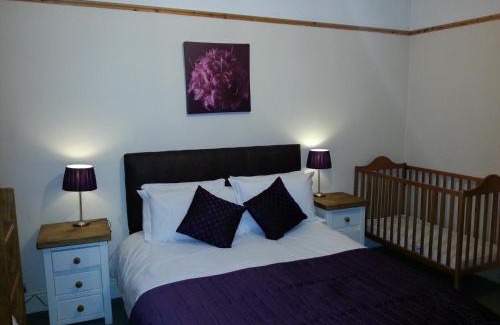 Wormhill Apartment | Hargate Hall Self Catering