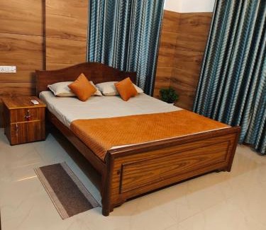 Kuppaayil Apartment | Harichandhanam Inn - Entire Flat, Ground Floor, 200m From East Nada Guruvayur