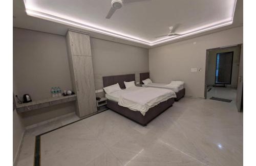 Varanasi Hotel | Haritwal Guest House