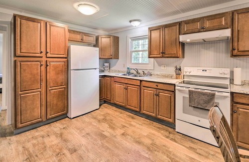 Harkers Island House | Harkers Island Home with Porch ~ 1 Mi to Marina!