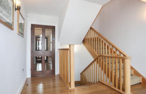 Harlech House | Harlech Apartments - Branwen
