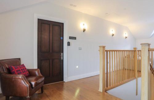 Harlech House | Harlech Apartments - Gwern