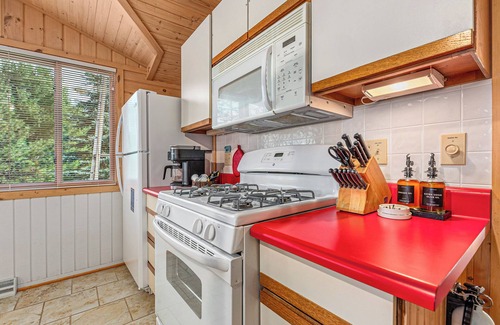 Sayner Cabin | Harlequin Haven | HotTub, AC, Lake Access & Dock, Dogs OK w/fee