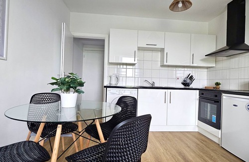 Penylan Apartment | Harlequin No.4 by Switchback Stays