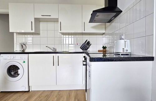 Penylan Apartment | Harlequin No.4 by Switchback Stays