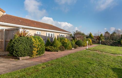 Somerton House | Harleys Court Self catering holiday cottages