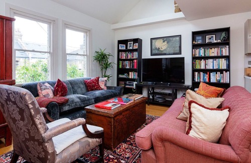 East Putney Apartment | Harmonious Fusion, by Veeve