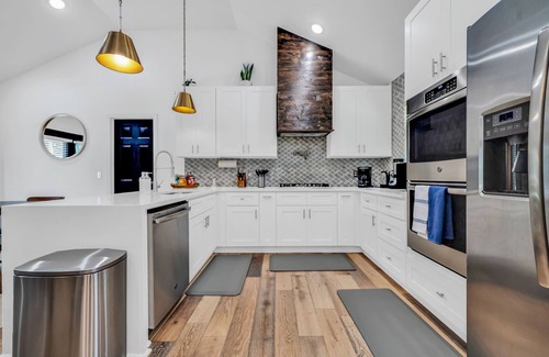 Candler-McAfee House | Harmony House, Sleeps 8