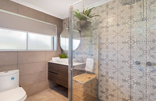 Greenwell Point House | Harmony on Haiser - perfect riverside retreat just metres from the water’s edge!