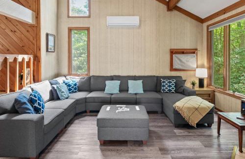 Lake Harmony House | Harmony Ridge by AvantStay Fireplace Large Deck Forest Views