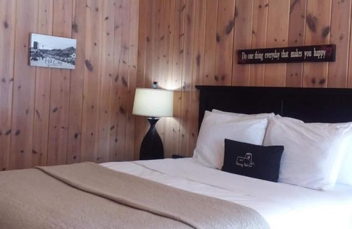 Hill City Hotel | Harney Peak Inn