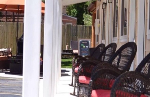 Hill City Hotel | Harney Peak Inn