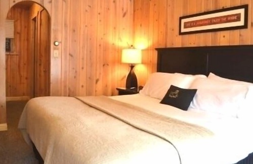 Hill City Hotel | Harney Peak Inn