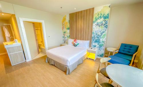 South Triangle Hotel | Harolds Hotel Quezon City