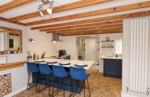 Marske-by-the-Sea Cottage | HARRINGTON COTTAGE, pet friendly, with a garden in Marske-By-The-Sea