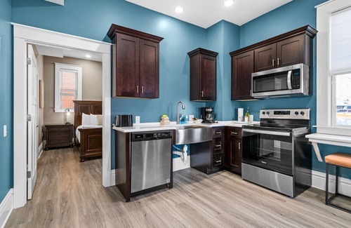 East Hillside Apartment | Harris House | Suite 2 | On Medical Campus
