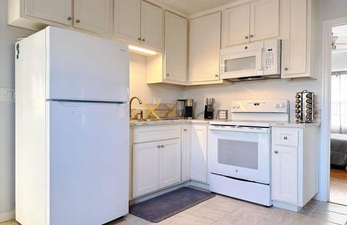 Tulare House | Harrison Ranch HR4 with Free Parking