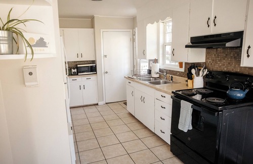 Harrisonburg House | Harrisonburg Hideaway - Walking Distance to Downtown Harrisonburg and JMU