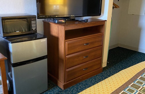Harrisonville Hotel | Harrisonville Inn & Suites