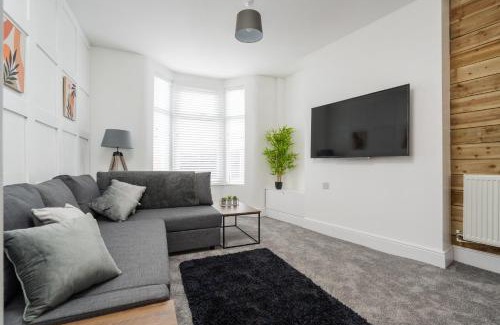 Anfield Apartment | HARROW LODGE - Strictly NO Parties