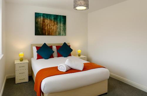 Leavesden Villa | Harry Potter Stay - Watford & London Links - Large Family