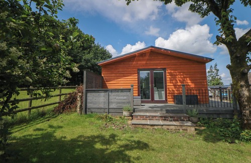 Ashover Cottage | HARRY'S LODGE, pet friendly, character holiday cottage in Ashover