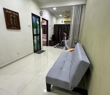 Sungai Buloh Apartment | Harryna Homestay Damansara Damai