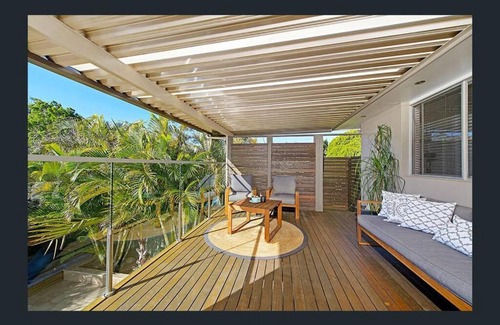 Port Macquarie House | Harrys @ Shelly Beach - family home with pool