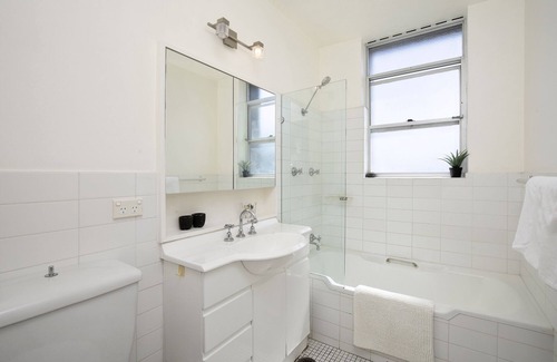 Cremorne Apartment | HARST - Uninterrupted Harbour Bridge & Opera House Views