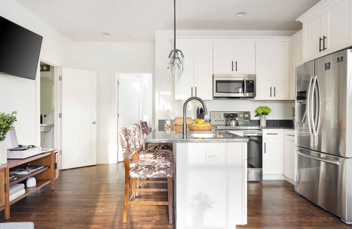 South Nashville Cabin | Hart Suite 2 by Avantstay Gorgeous Town House w/Modern Amenities in Nashville!