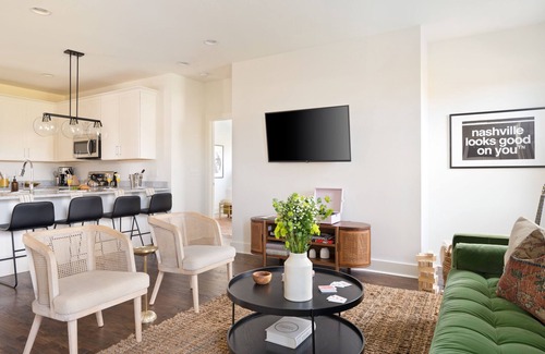 Chestnut Hill Apartment | Hart Suite 9 by AvantStay | Gorgeous Town House w/Modern Amenities!
