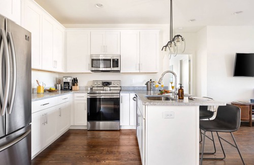 Chestnut Hill Apartment | Hart Suite 9 by AvantStay | Gorgeous Town House w/Modern Amenities!