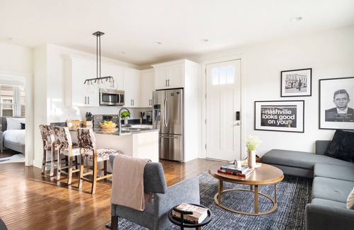 Chestnut Hill Apartment | Hart Suite Buyout 2 by AvantStay | Two Nashville Town Houses
