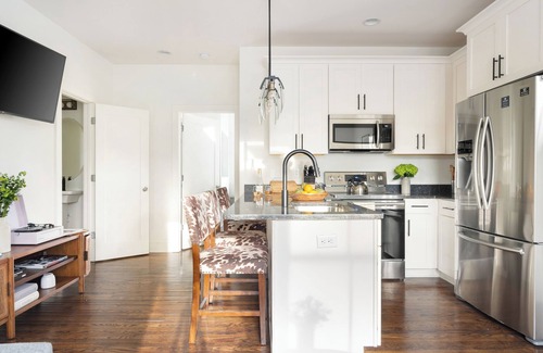 Chestnut Hill Apartment | Hart Suites by AvantStay – Stylish Townhome Near Downtown Nashville