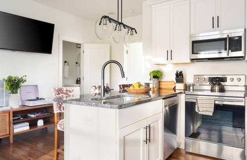 Chestnut Hill Apartment | Hart Suites by AvantStay – Stylish Townhome Near Downtown Nashville
