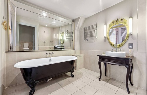 Windsor City Centre Hotel | Harte and Garter
