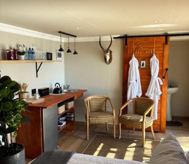 Hartbeespoort Villa | Harties Damview Resort