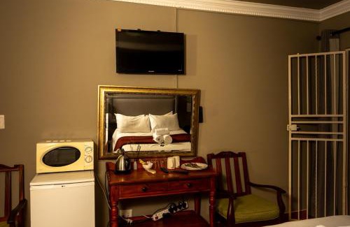 Hartbeespoort Apartment | Harties Lodge - Bay View 4