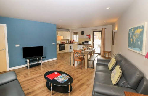 Beeley Cottage | HARTINGTON, family friendly, character holiday cottage in Two Dales