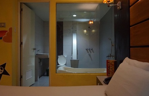 Bago Bantay Hotel | Harts Hotel Quezon City