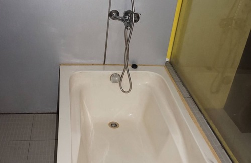 Bago Bantay Hotel | Harts Hotel Quezon City