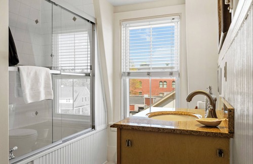 Camden Hotel | Hartstone Inn
